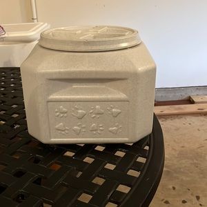Pet food storage